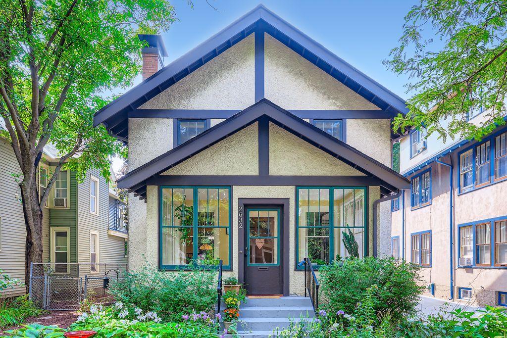 2632 Dupont Avenue S