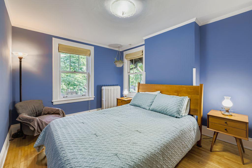 2632 Dupont Avenue S