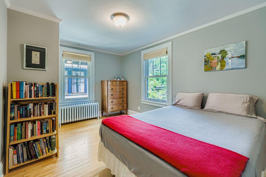 2632 Dupont Avenue S