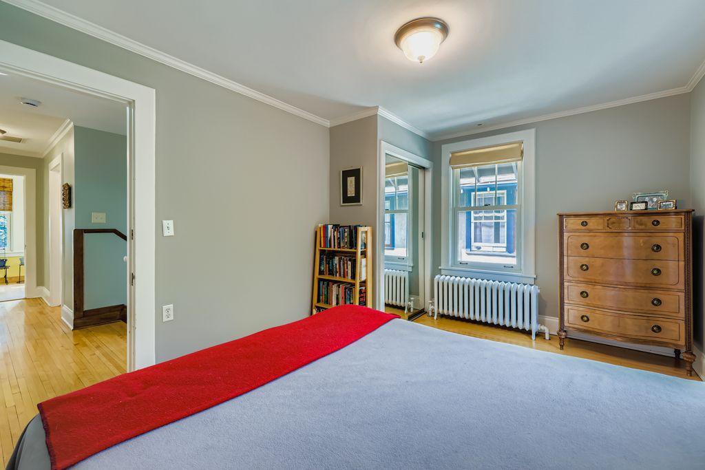2632 Dupont Avenue S