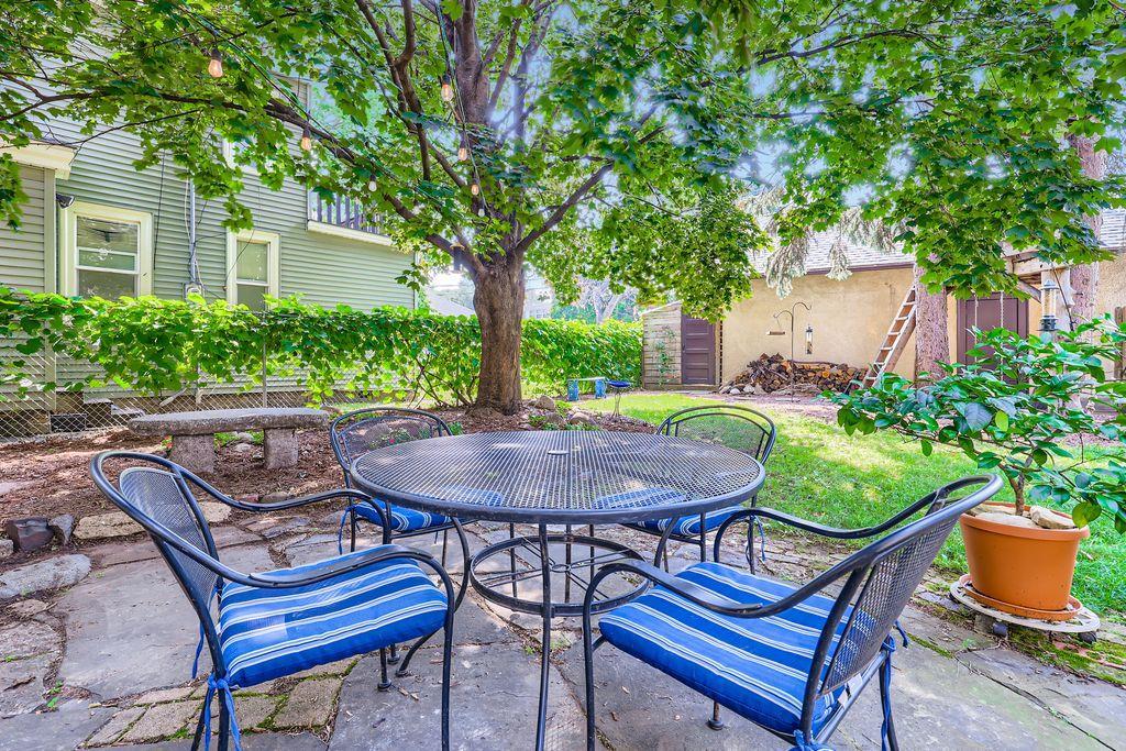 2632 Dupont Avenue S