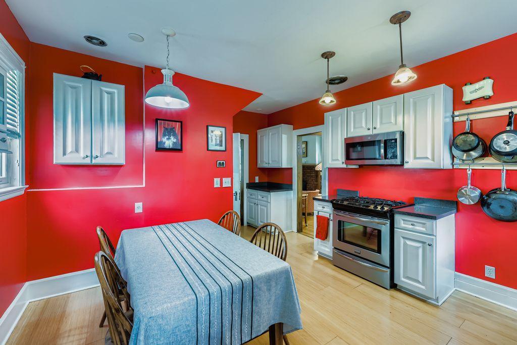 2632 Dupont Avenue S