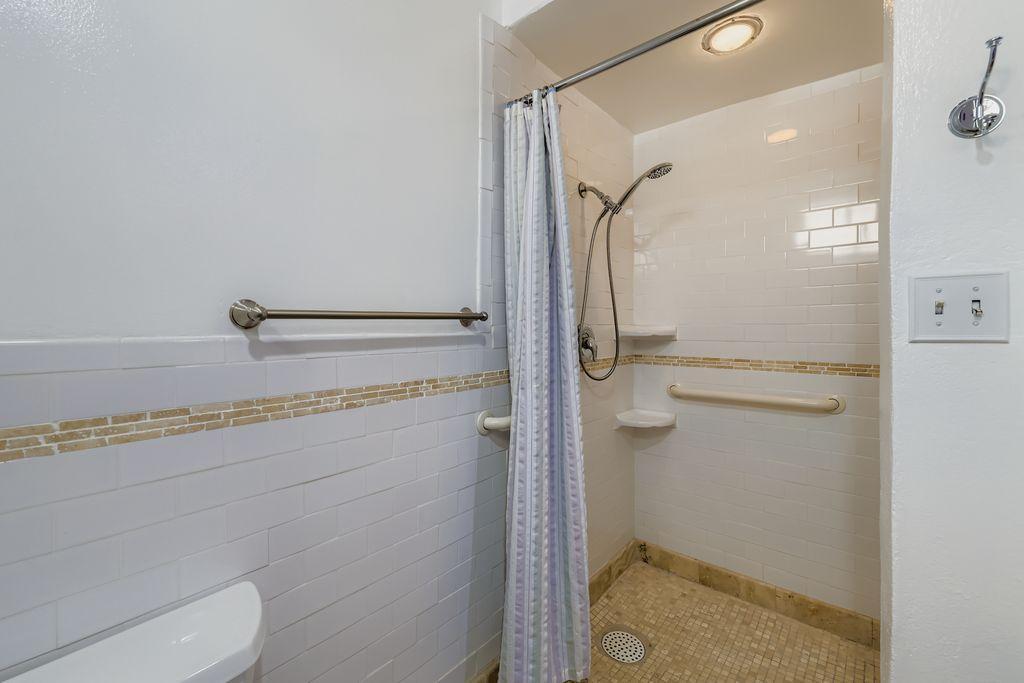 2632 Dupont Avenue S