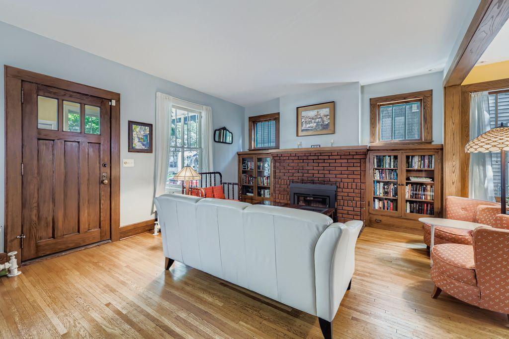 2632 Dupont Avenue S