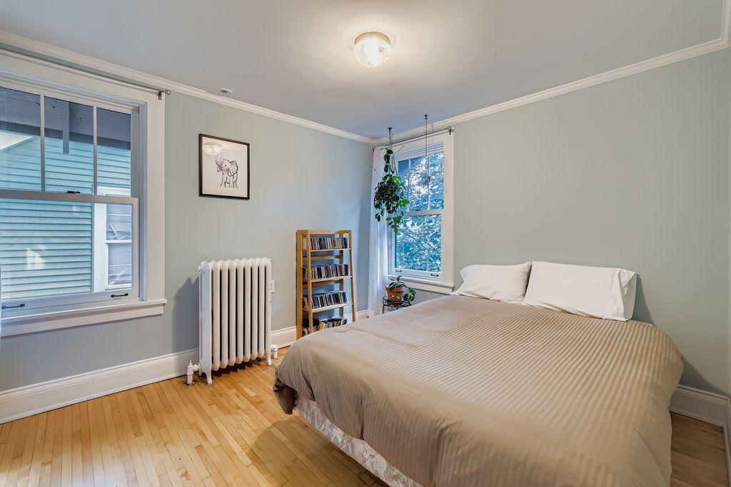 2632 Dupont Avenue S