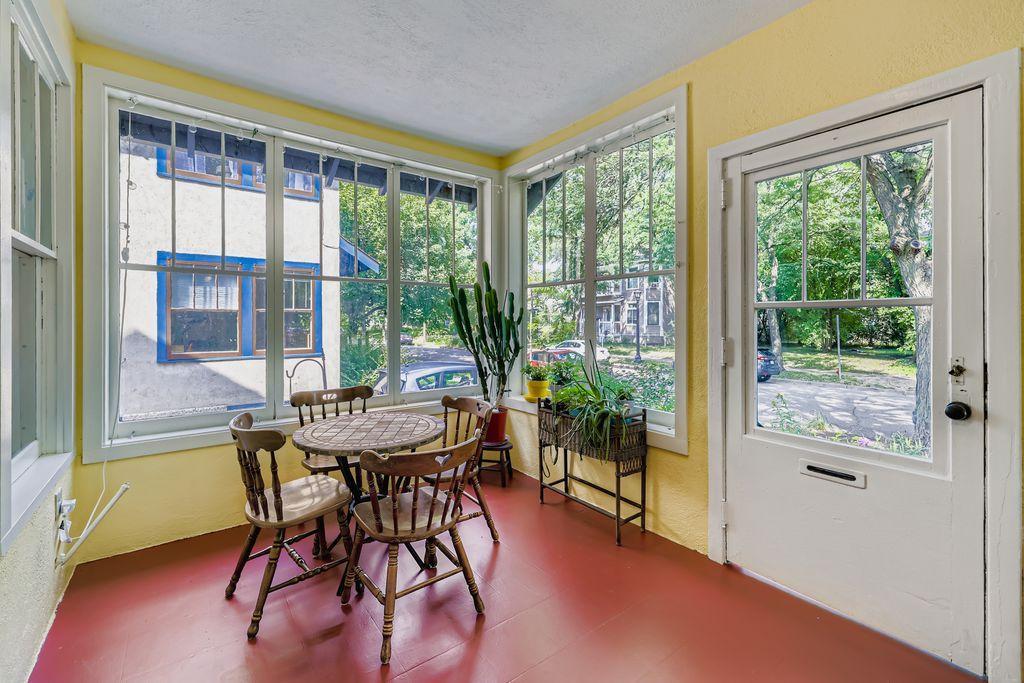 2632 Dupont Avenue S