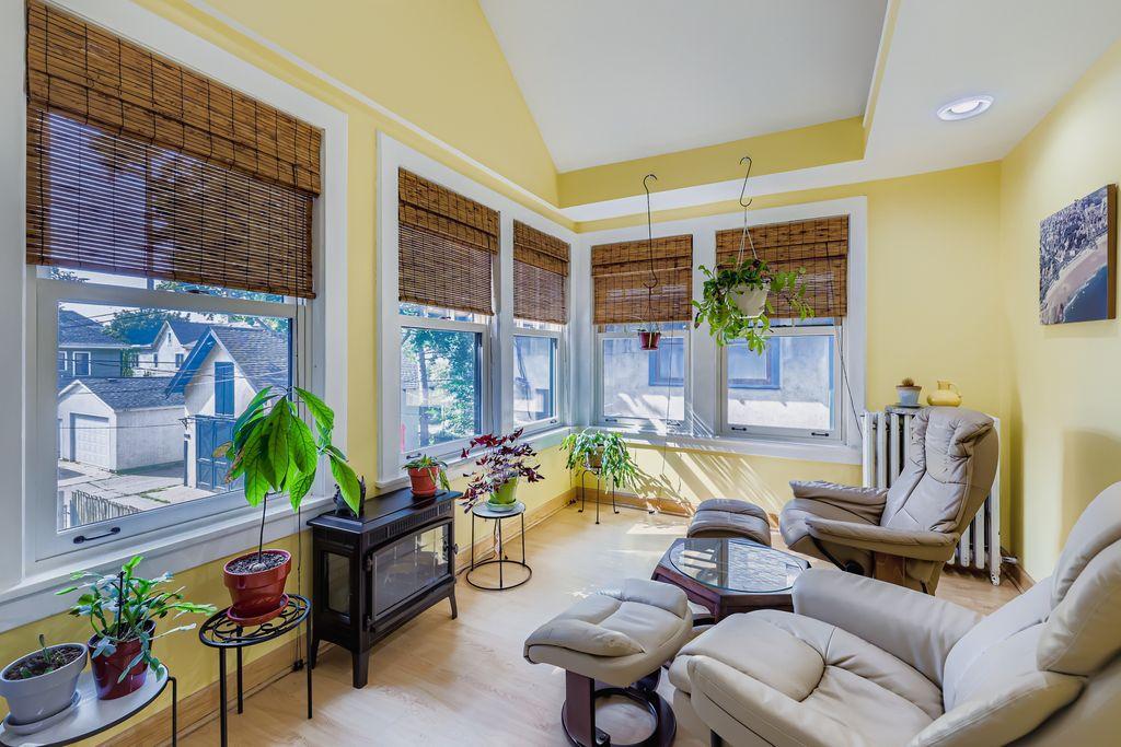 2632 Dupont Avenue S