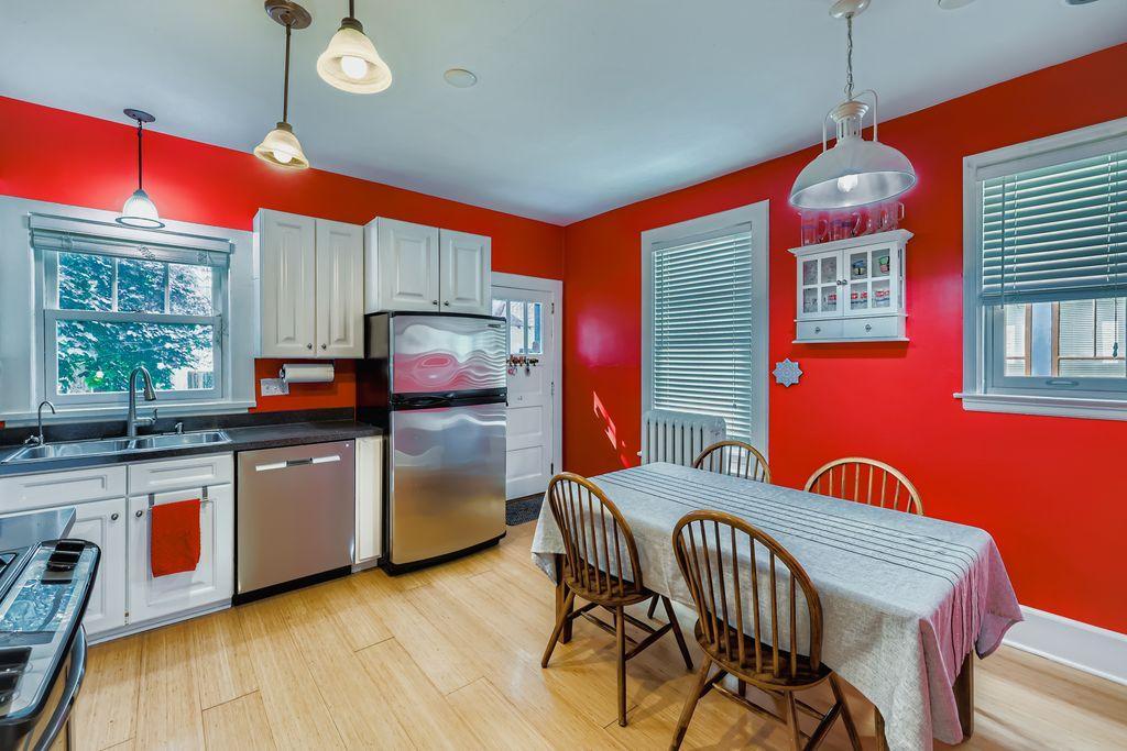 2632 Dupont Avenue S