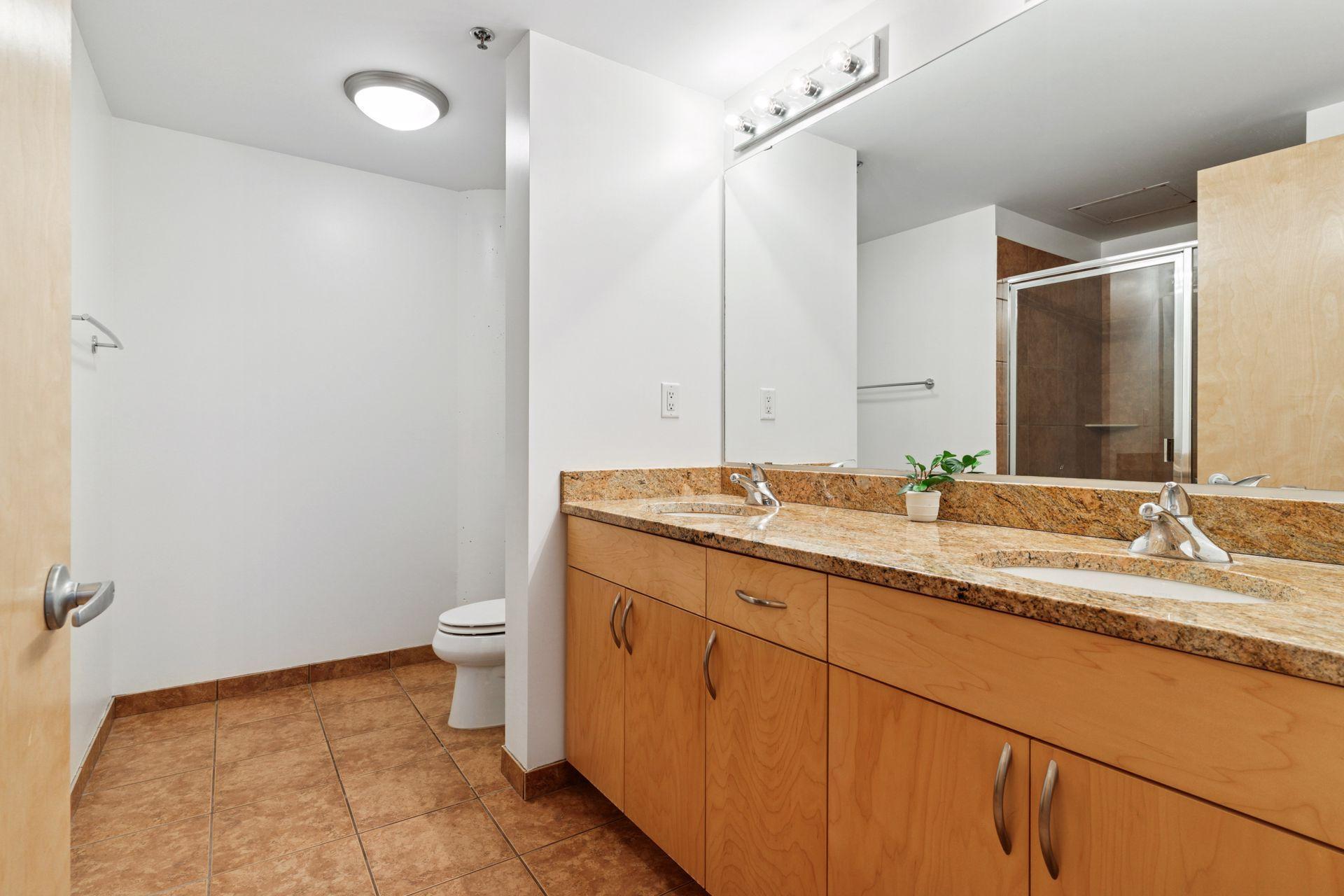 215 10th Avenue S Unit: 731