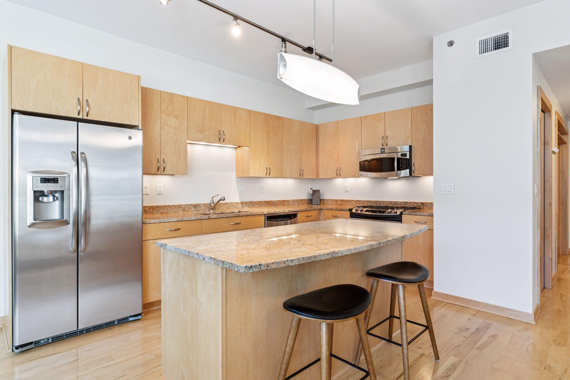 215 10th Avenue S Unit: 731