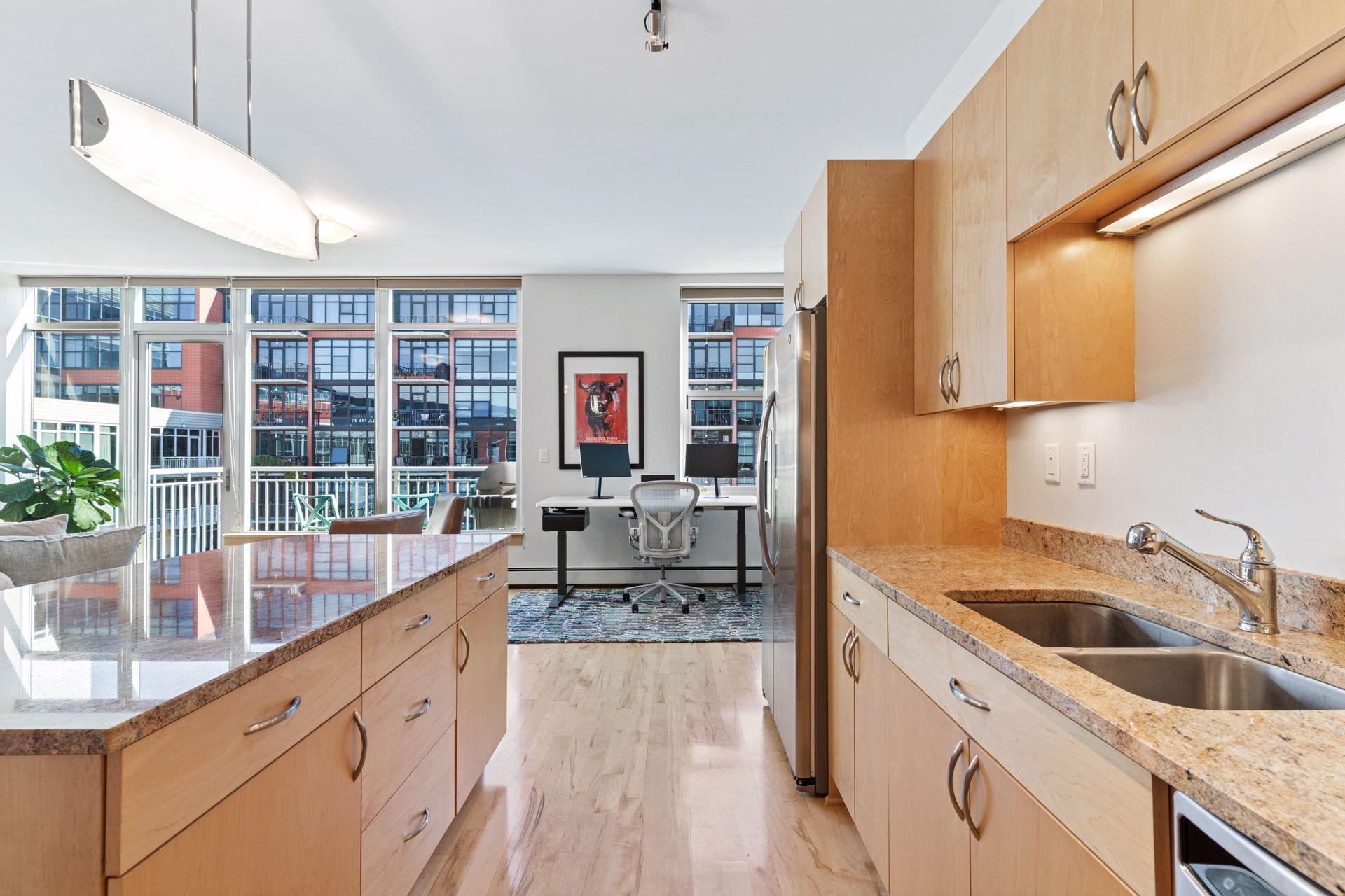 215 10th Avenue S Unit: 731