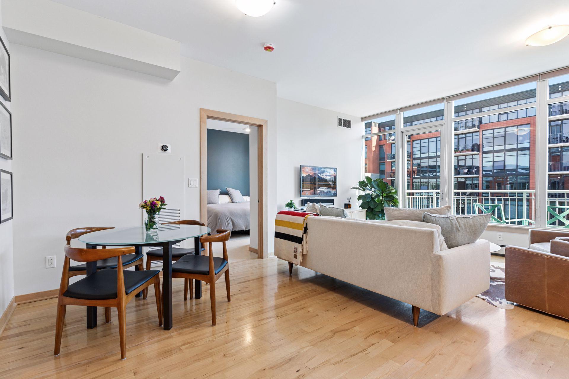 215 10th Avenue S Unit: 731