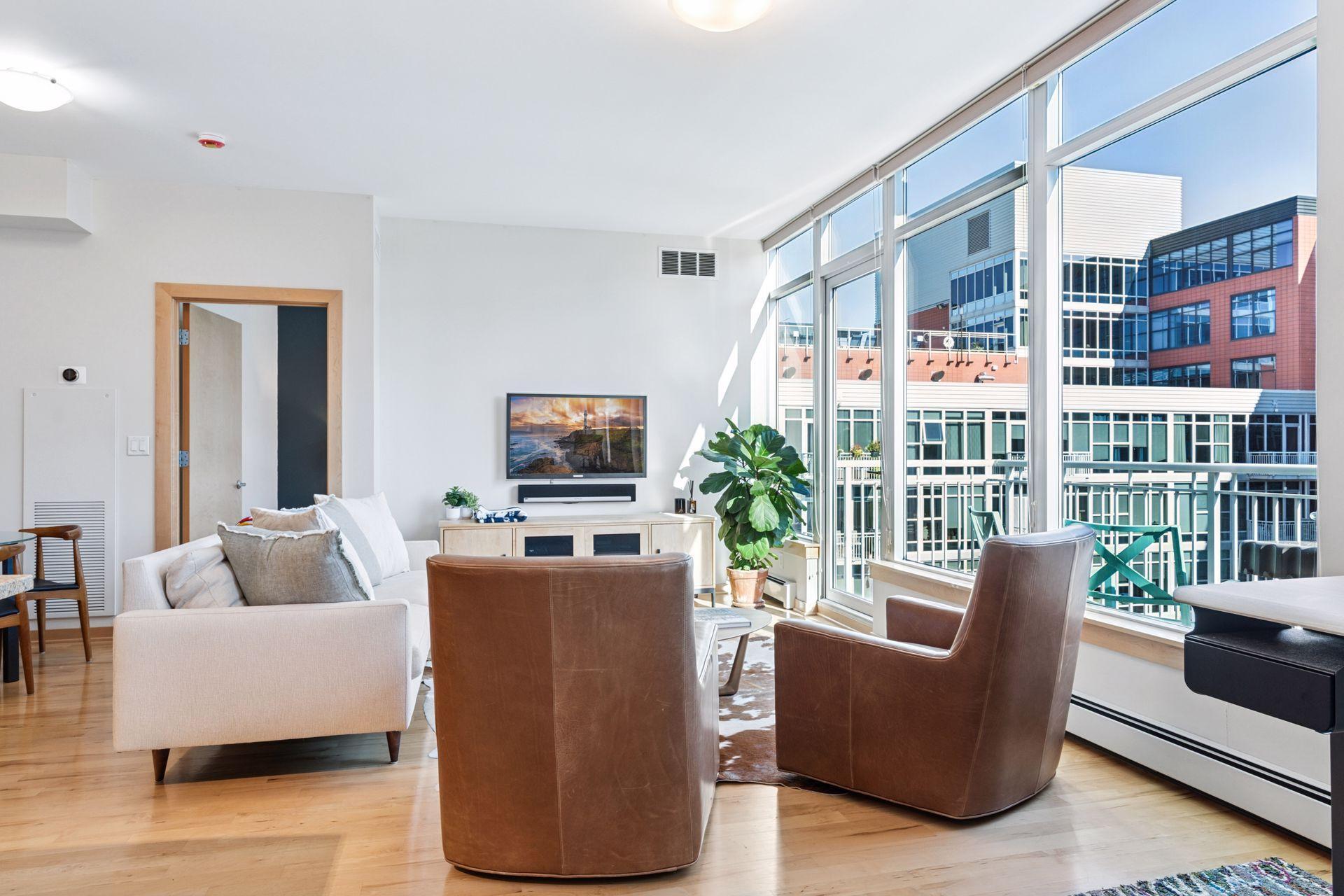 215 10th Avenue S Unit: 731