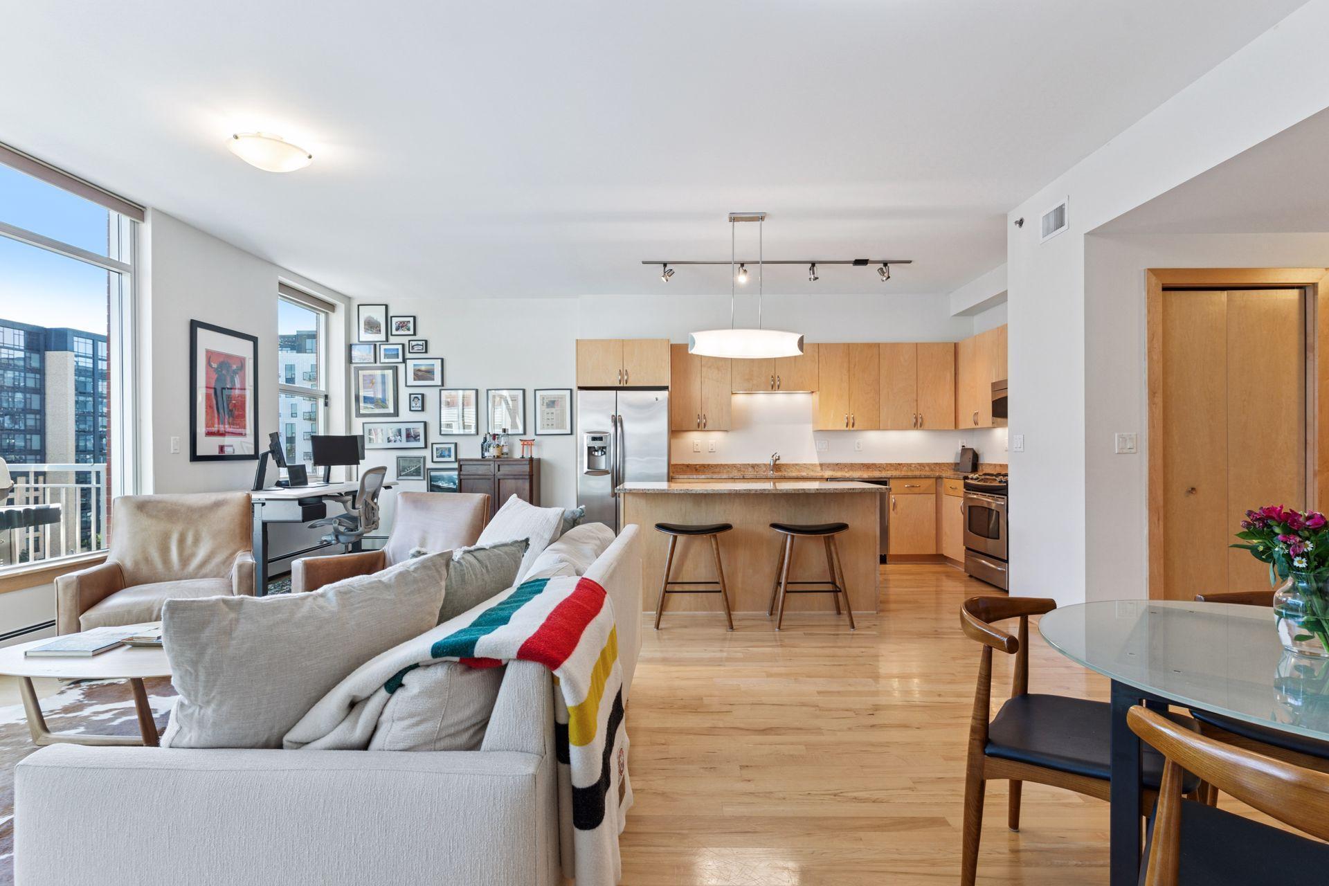 215 10th Avenue S Unit: 731