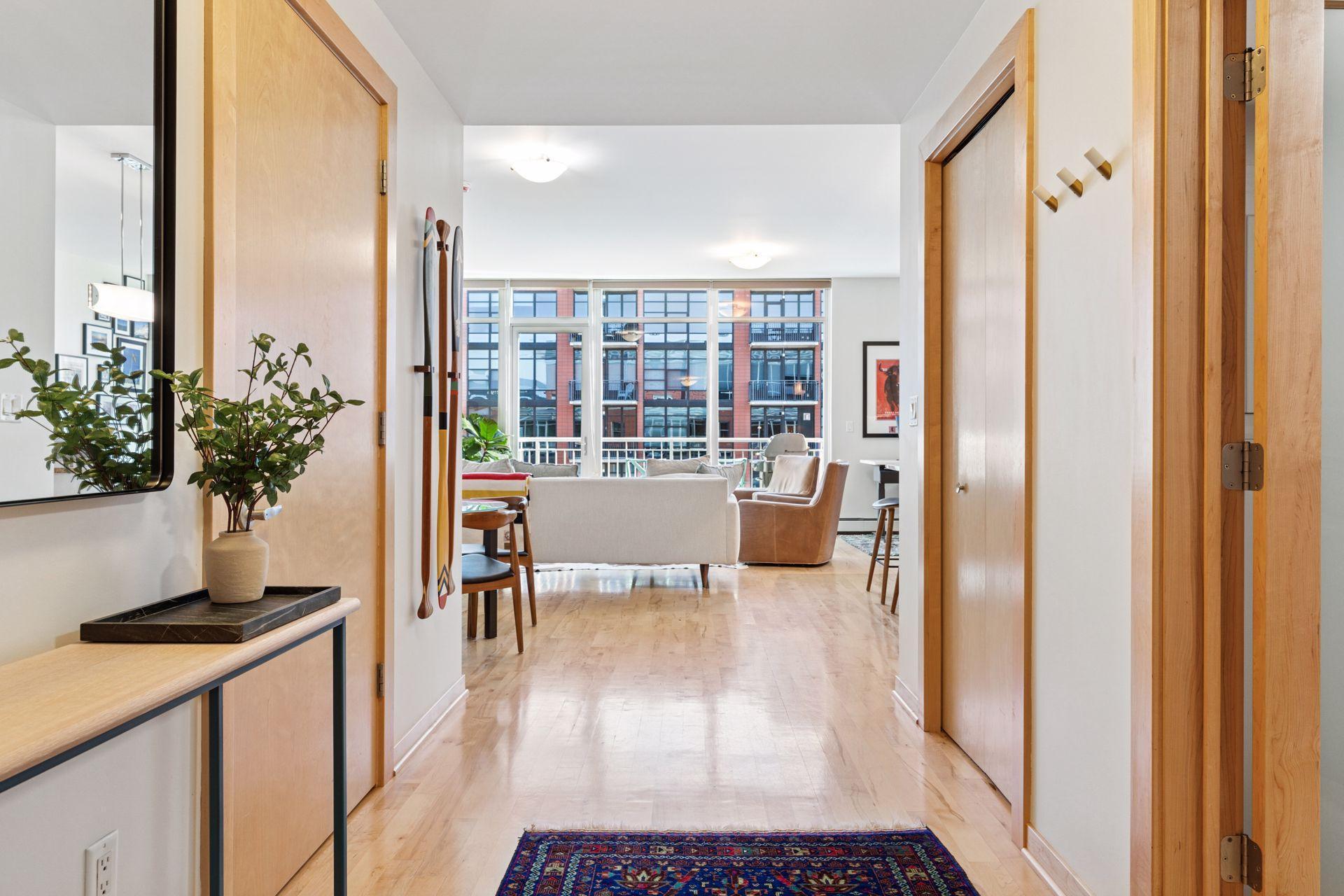 215 10th Avenue S Unit: 731