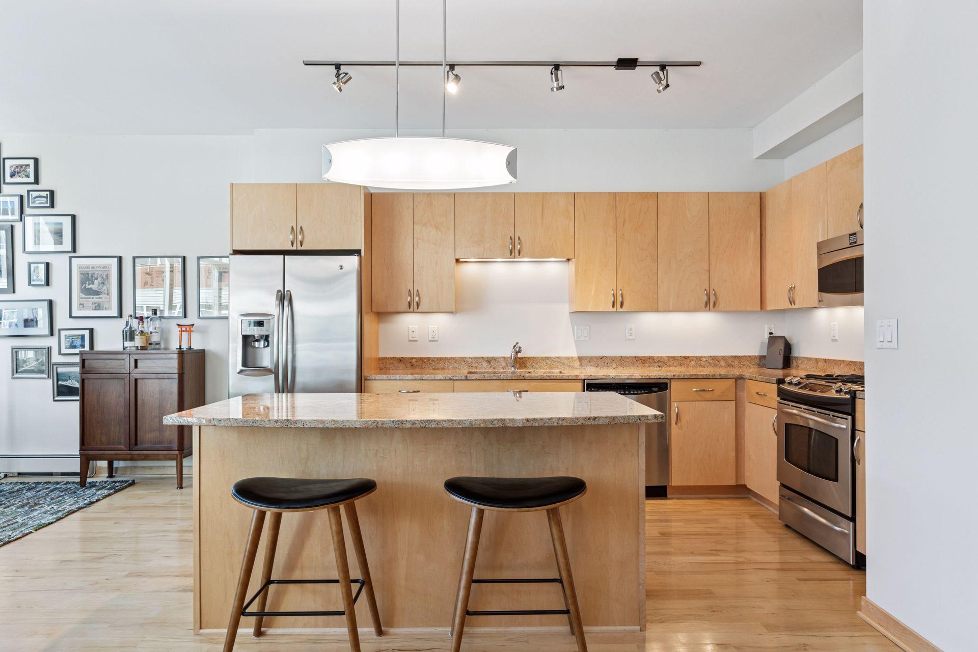 215 10th Avenue S Unit: 731