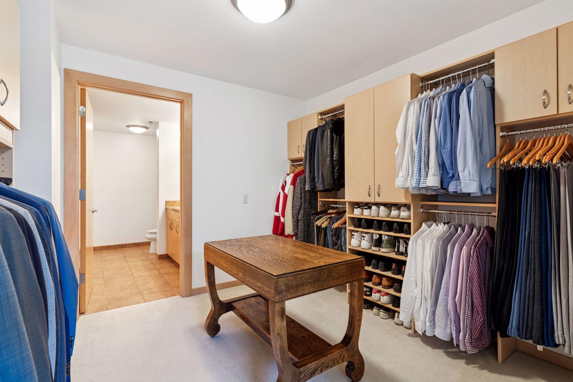 215 10th Avenue S Unit: 731