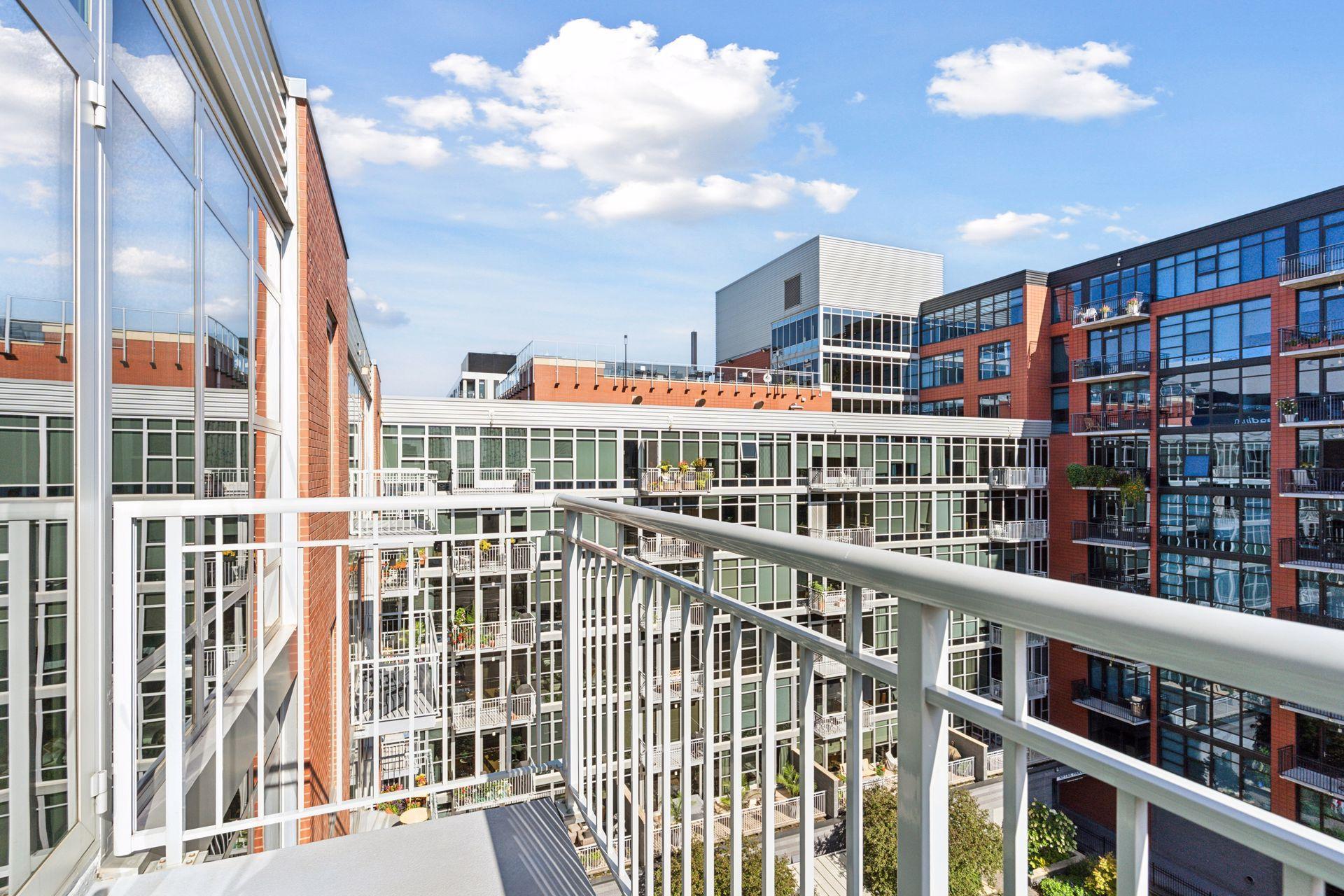 215 10th Avenue S Unit: 731