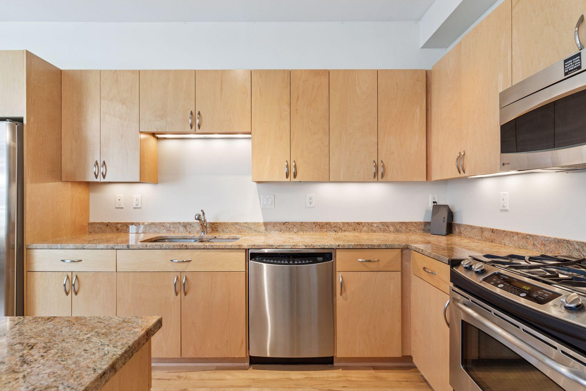 215 10th Avenue S Unit: 731