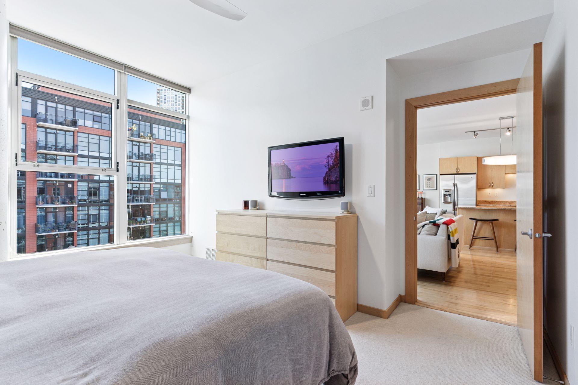 215 10th Avenue S Unit: 731