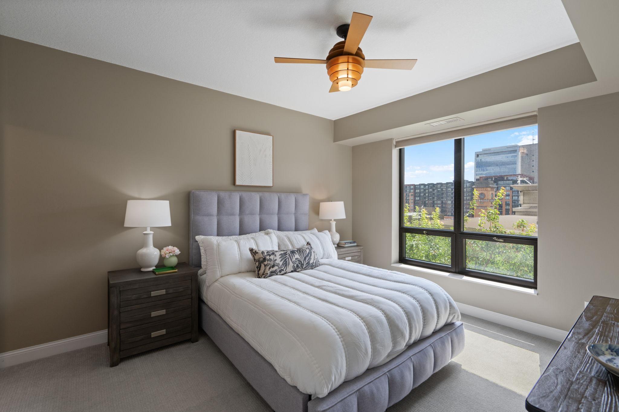 100 3rd Avenue S Unit: 706