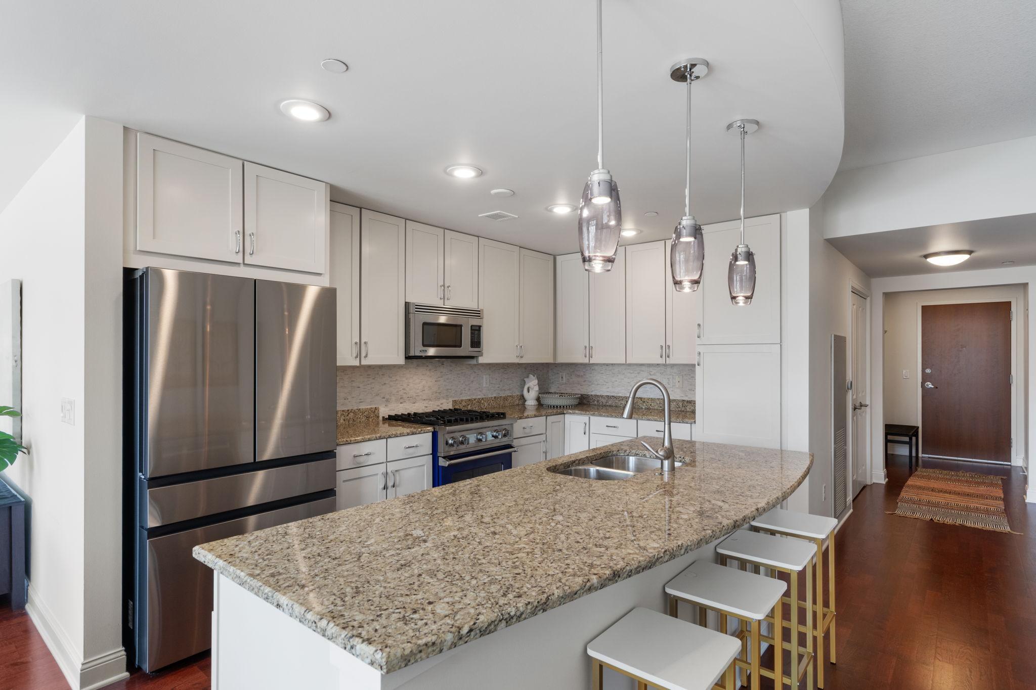 100 3rd Avenue S Unit: 706