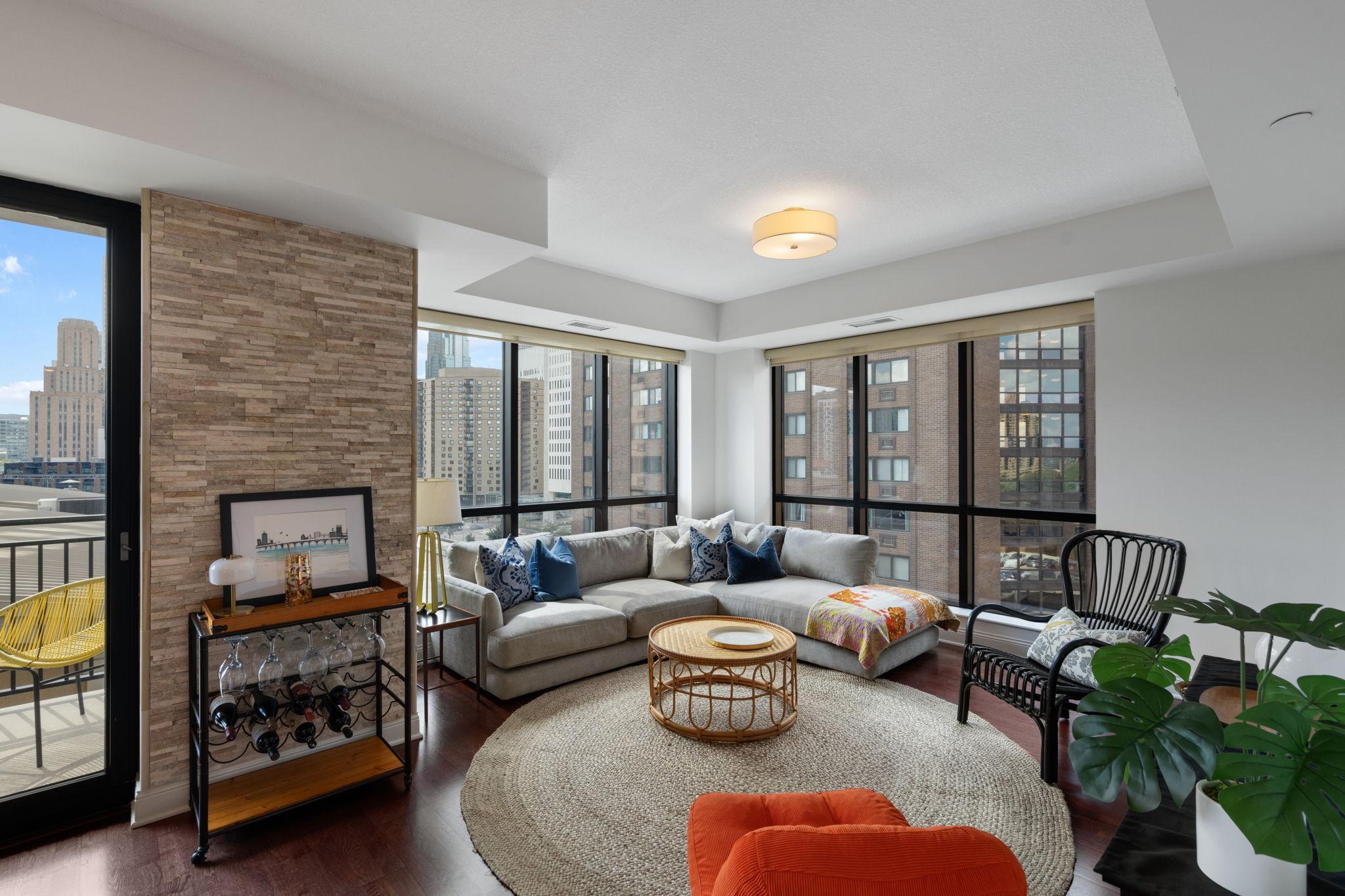 100 3rd Avenue S Unit: 706