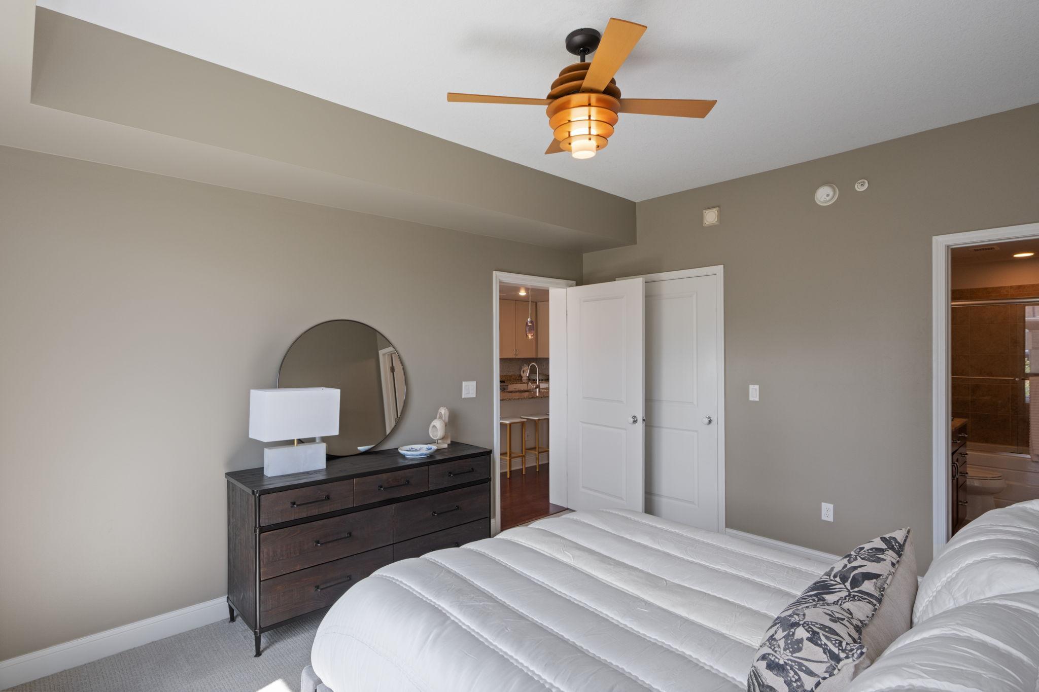 100 3rd Avenue S Unit: 706