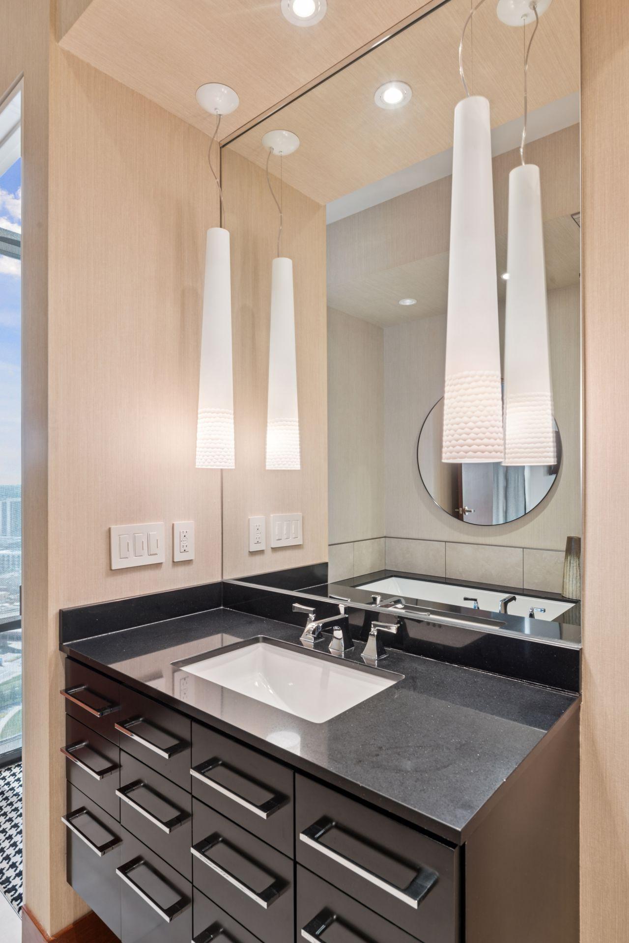 201 S 11th Street Unit: 2600