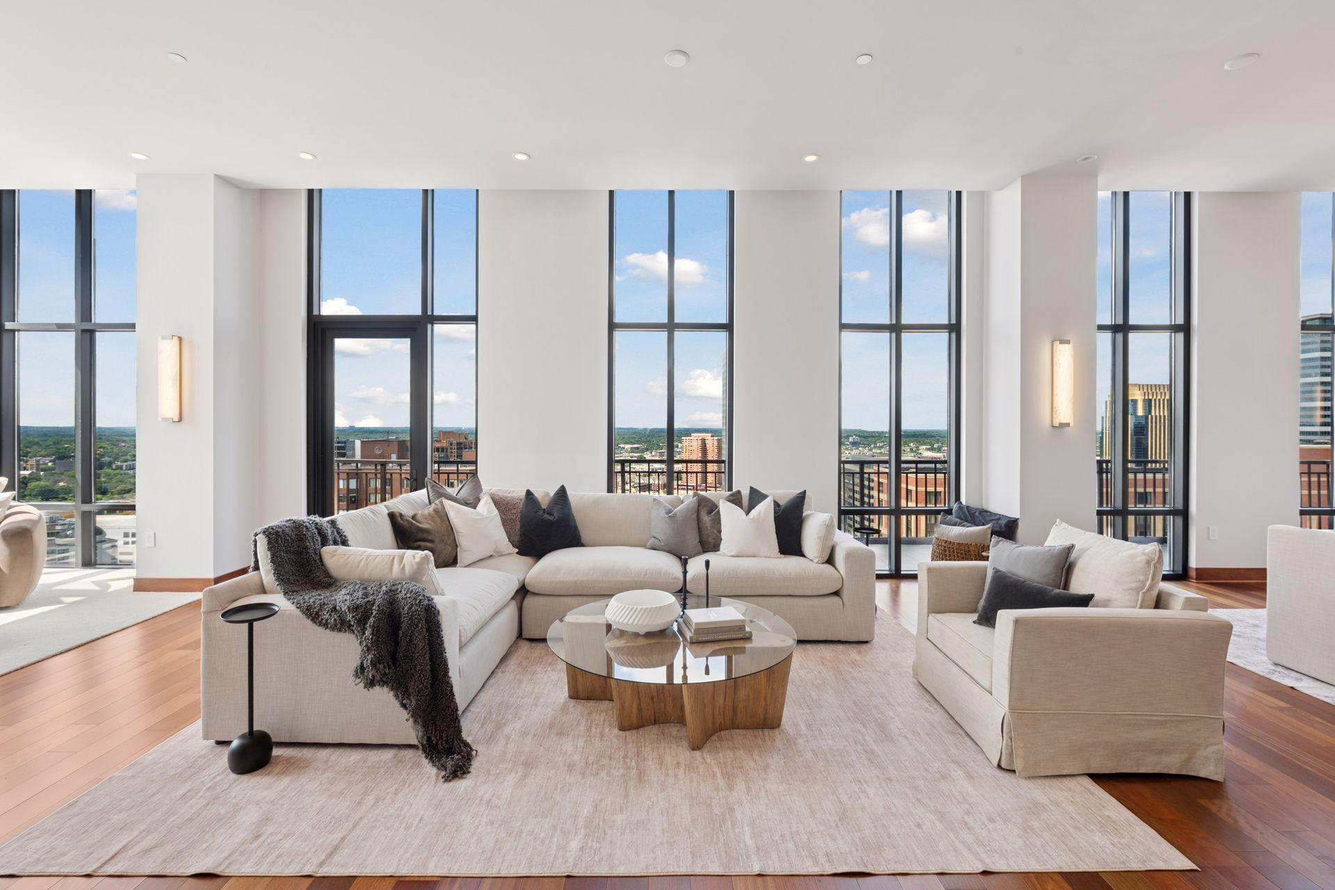 201 S 11th Street Unit: 2600