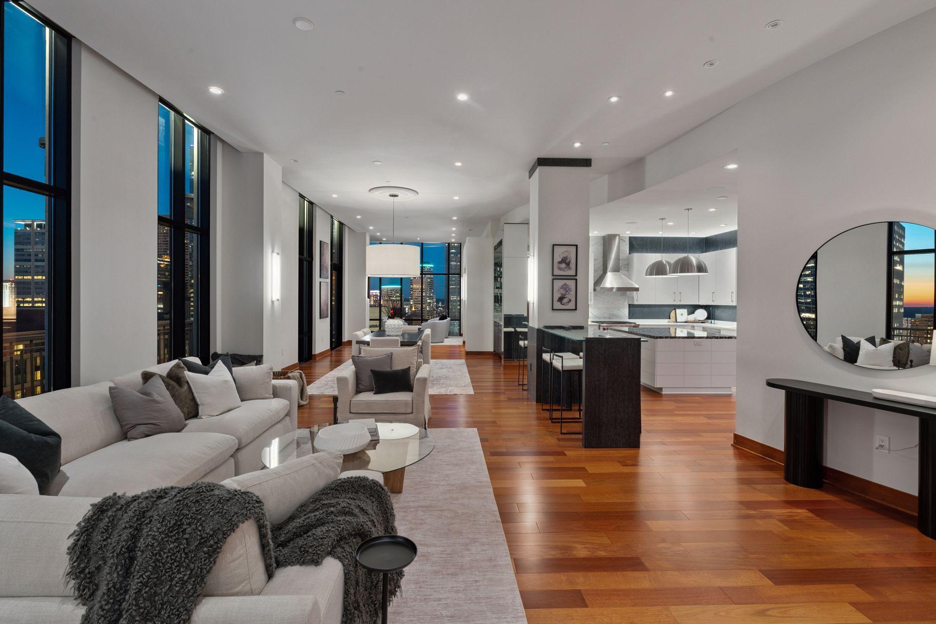 201 S 11th Street Unit: 2600