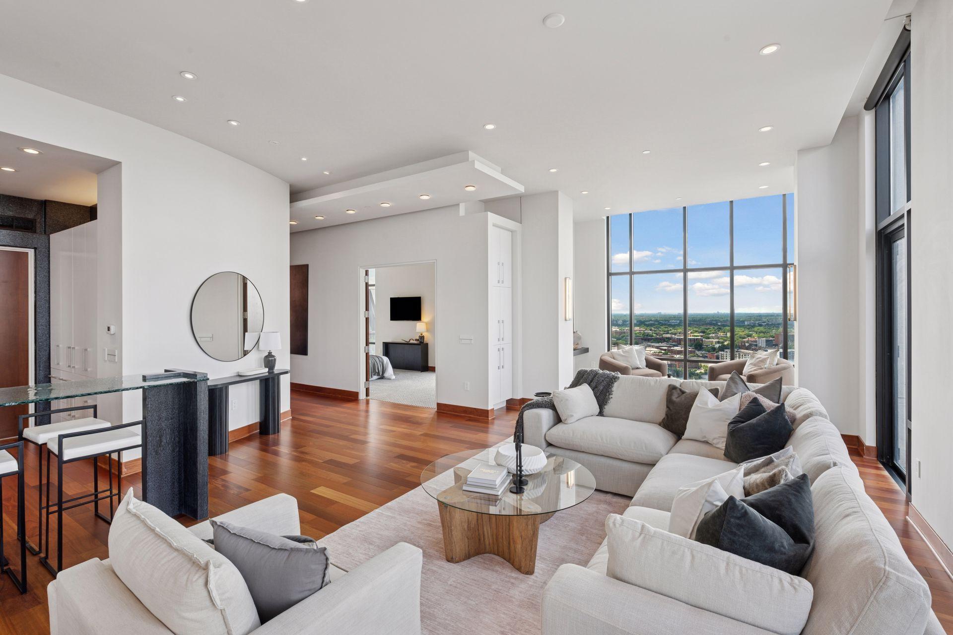 201 S 11th Street Unit: 2600