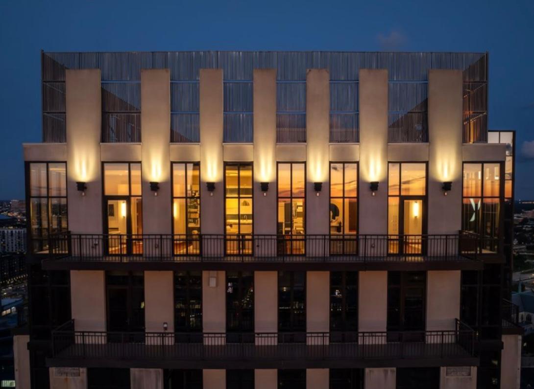 201 S 11th Street Unit: 2600