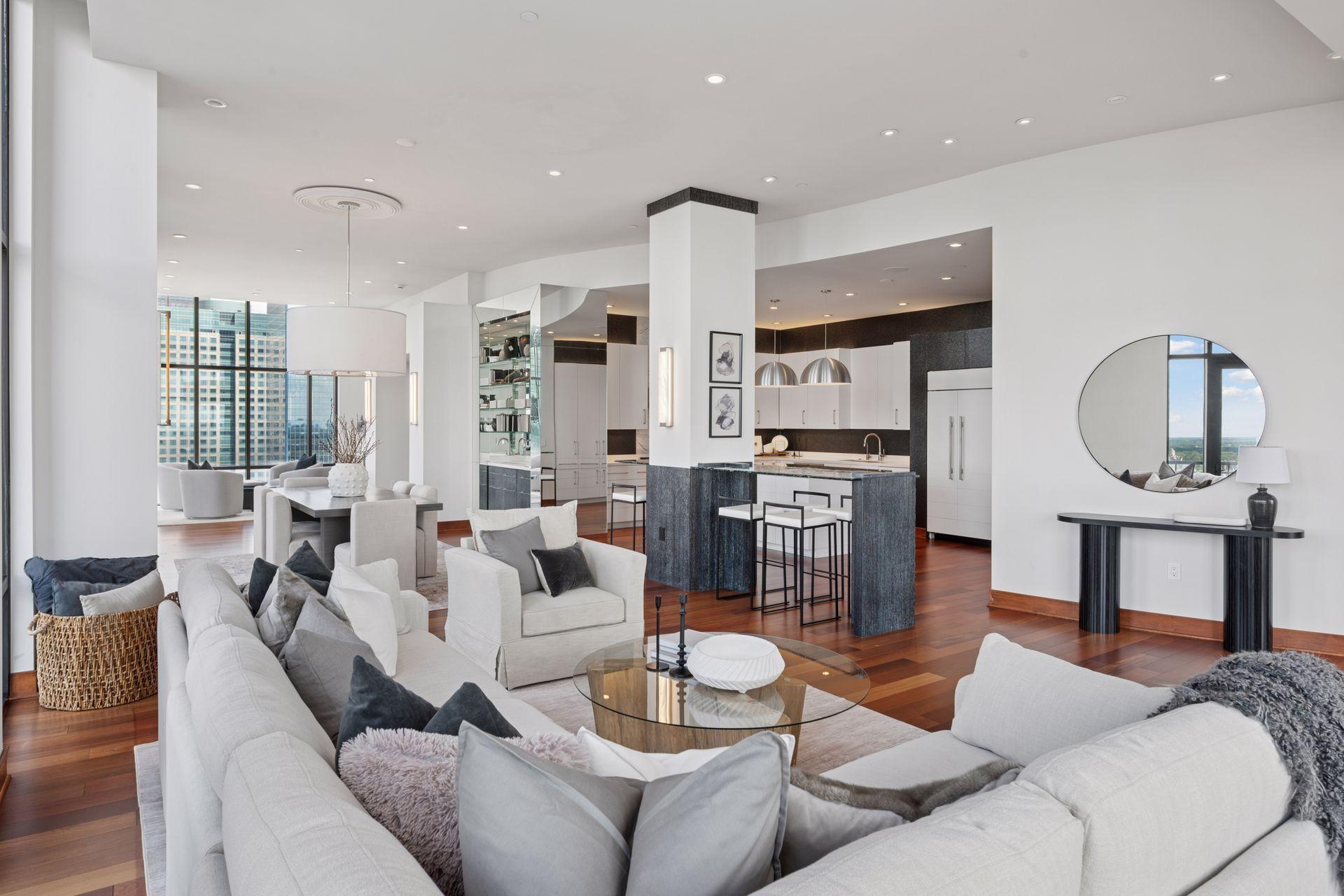 201 S 11th Street Unit: 2600