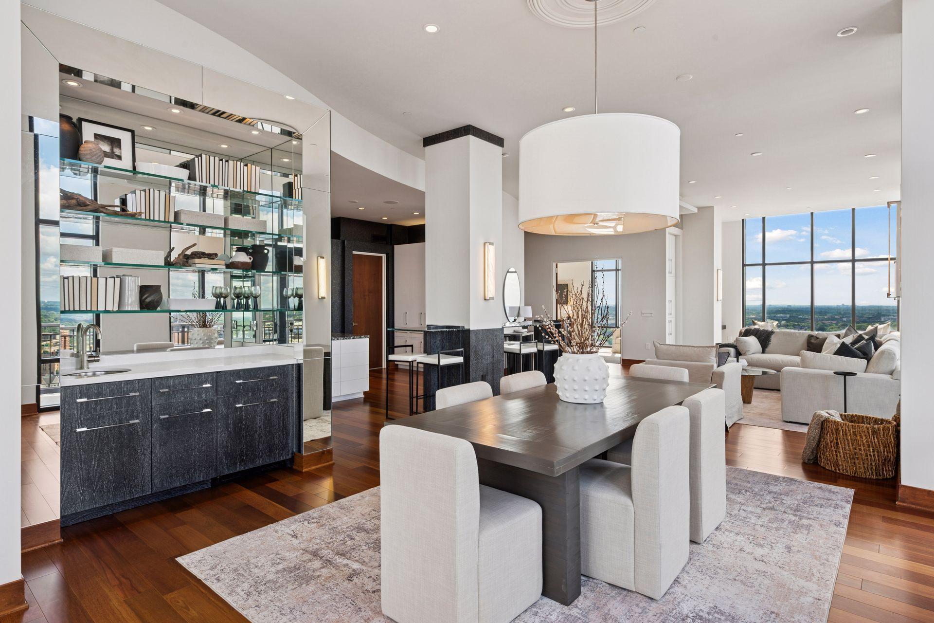 201 S 11th Street Unit: 2600