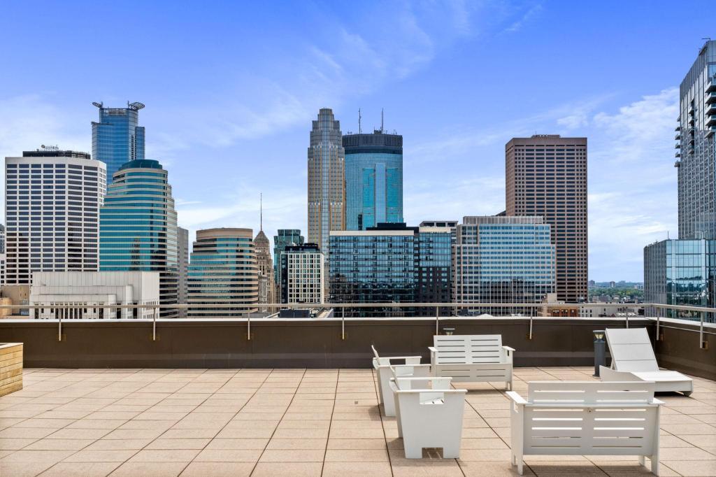 19 S 1st Street Unit: B1503