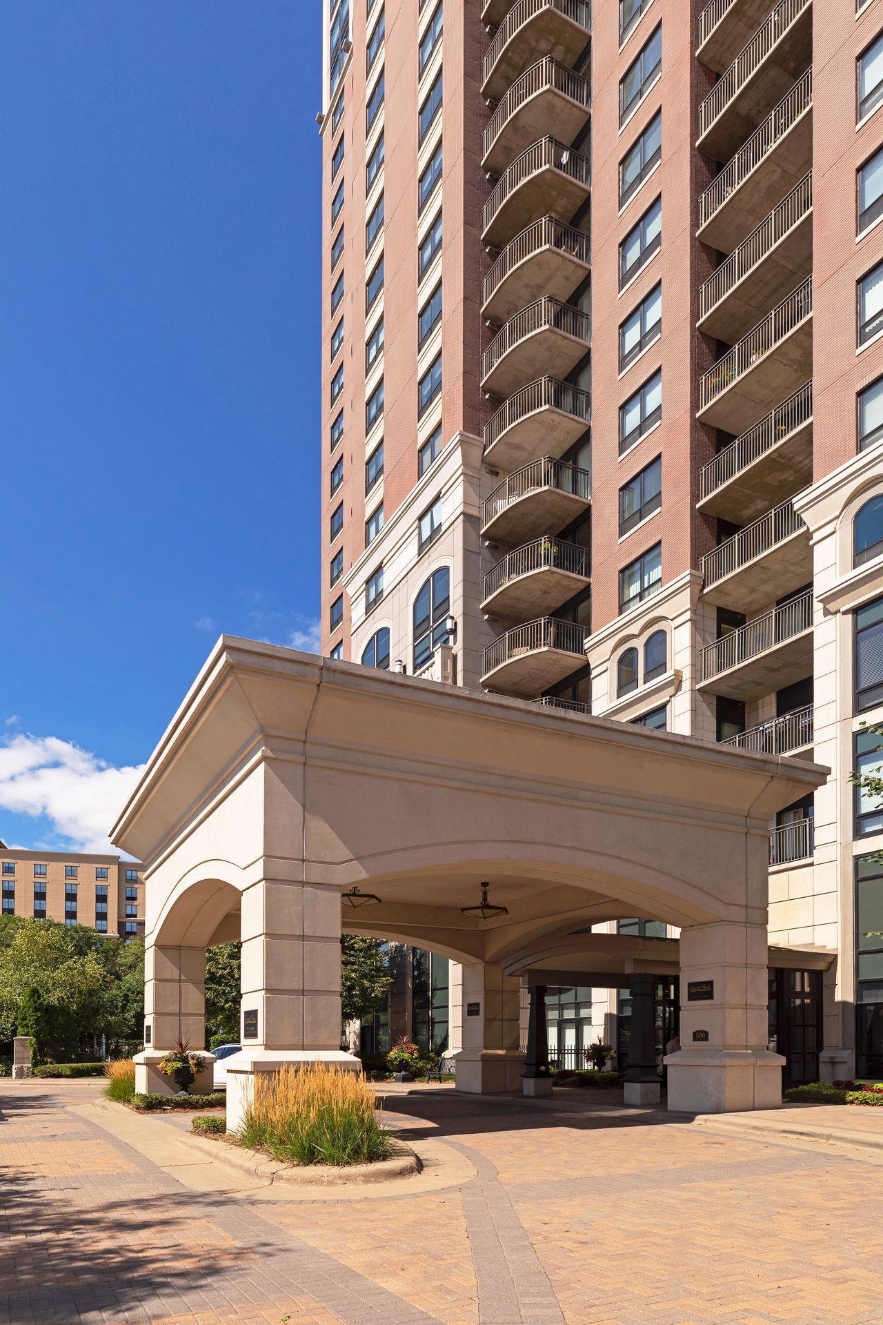 500 E Grant Street Unit: 1102