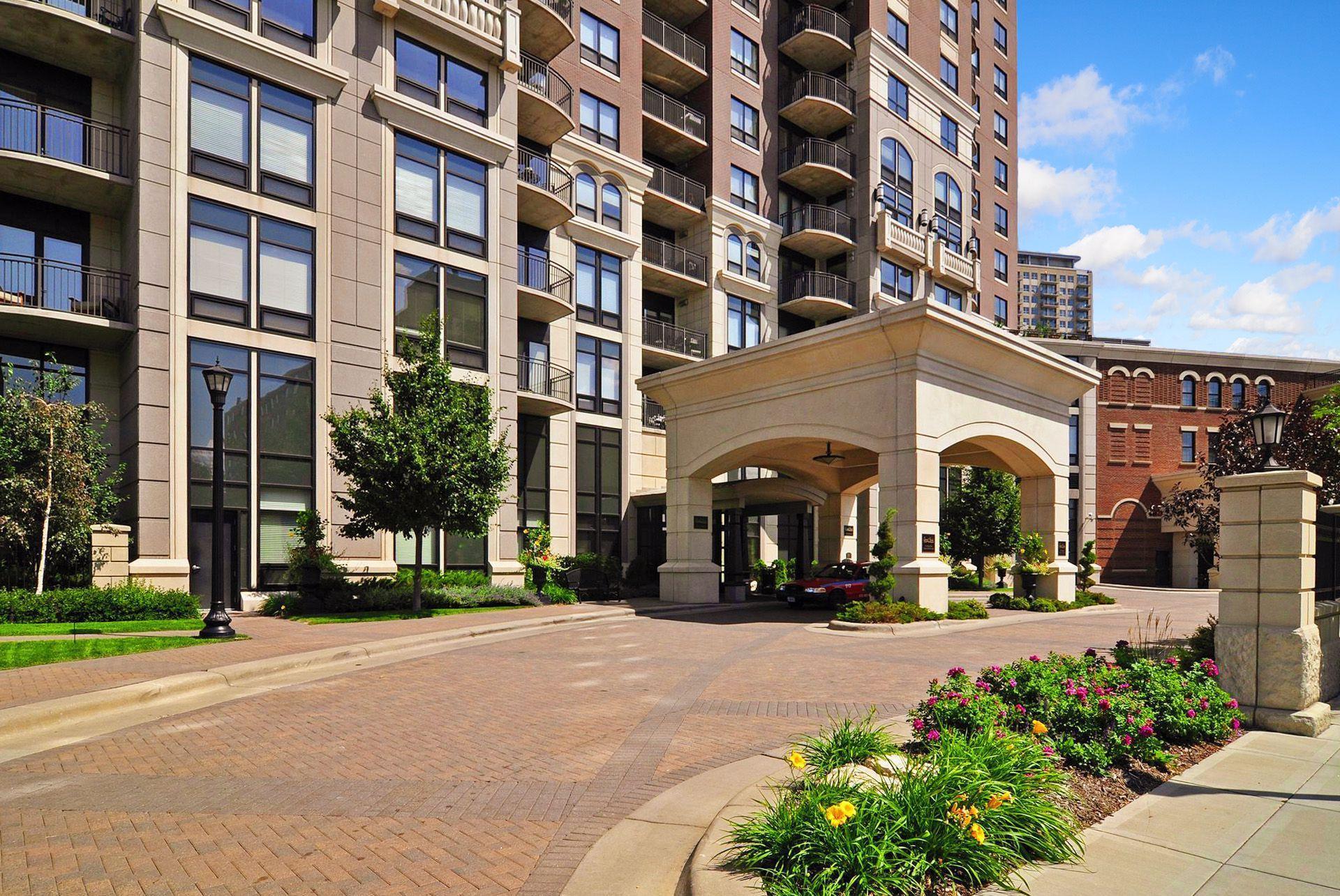 500 E Grant Street Unit: 1102