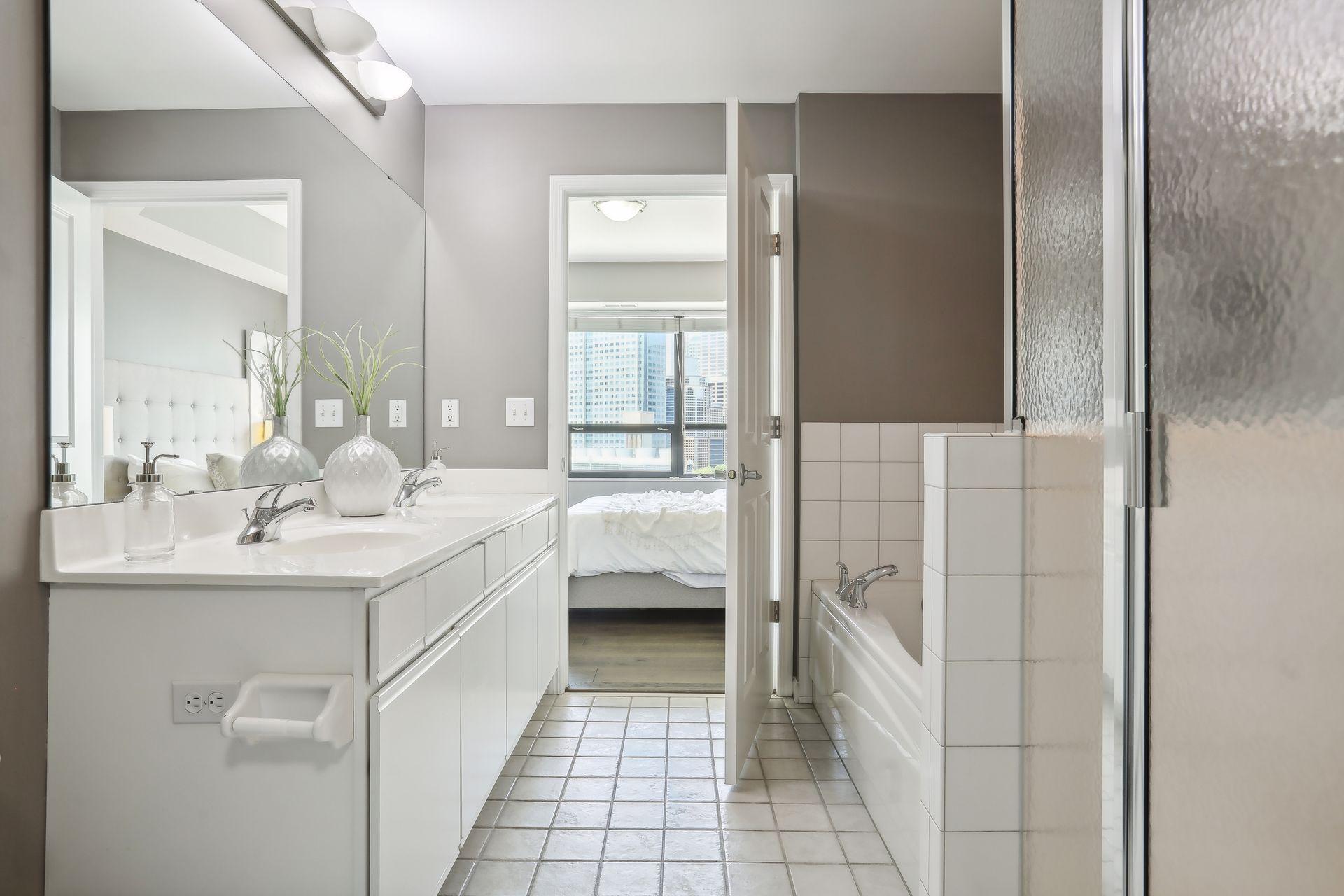 500 E Grant Street Unit: 1102