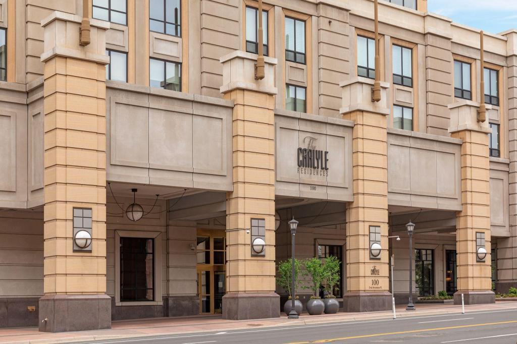 100 3rd Avenue S Unit: 2708