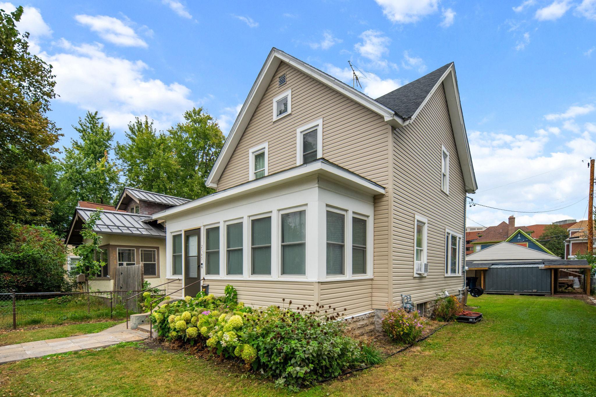 2745 Columbus Avenue