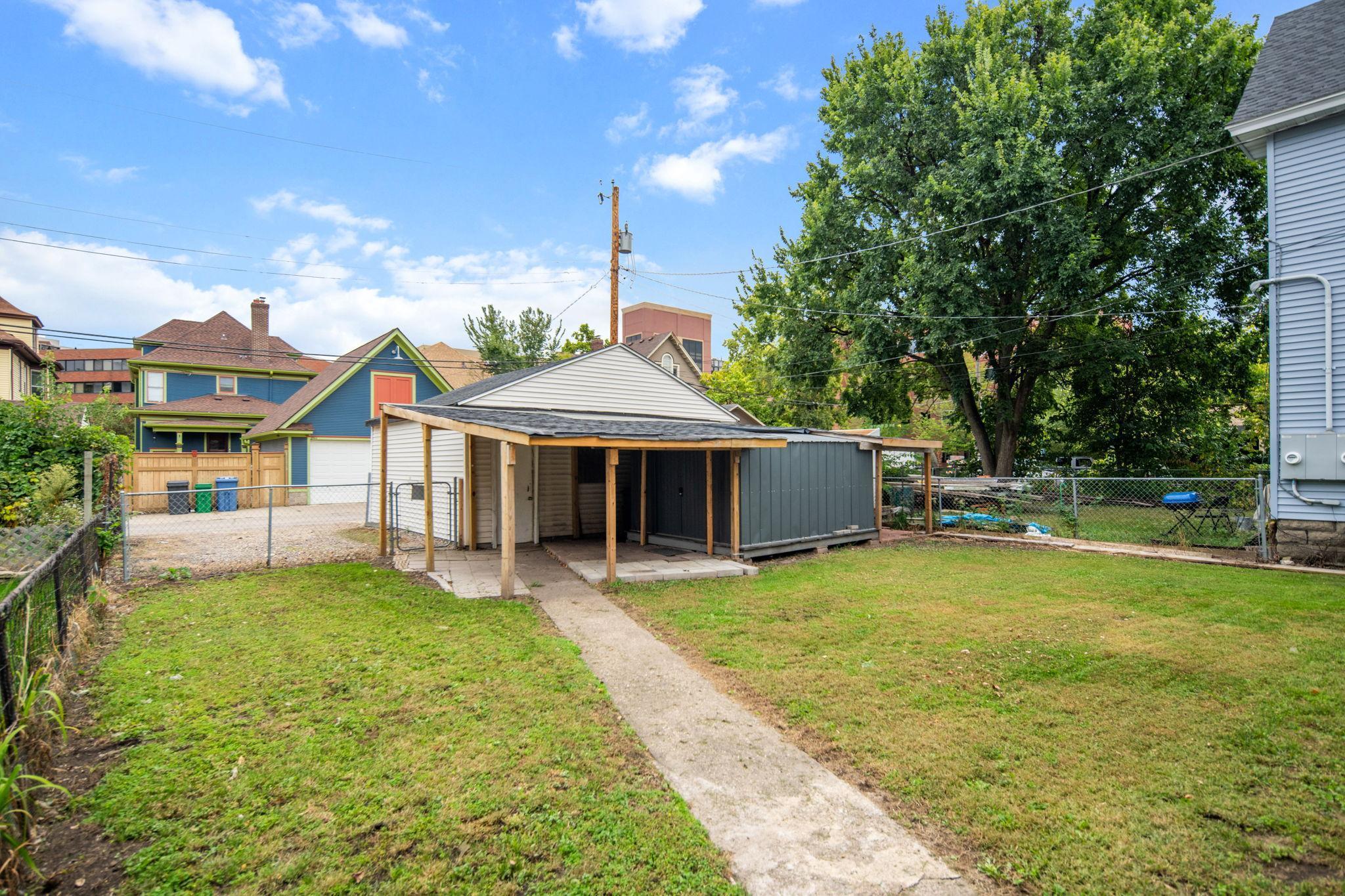 2745 Columbus Avenue