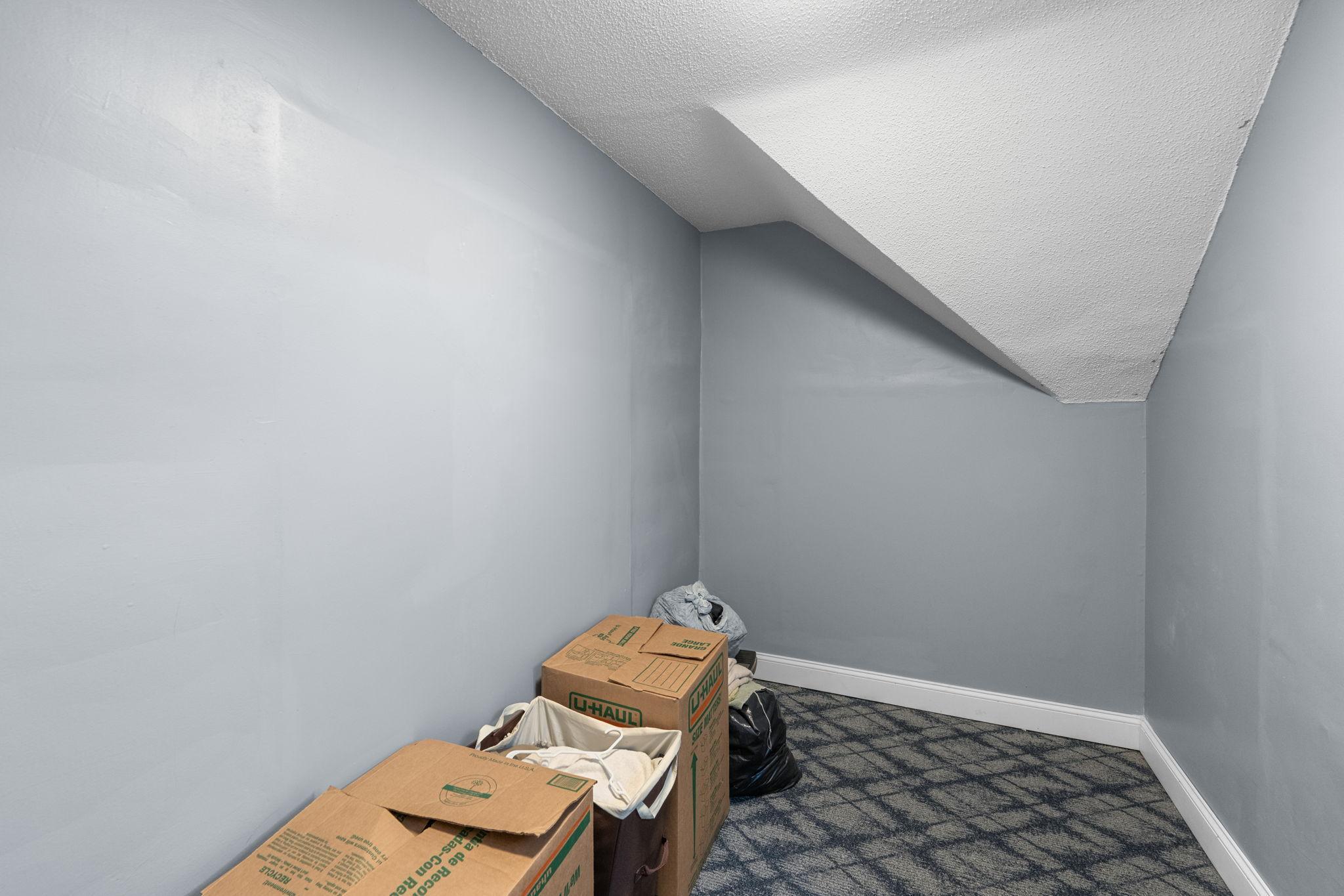 2745 Columbus Avenue