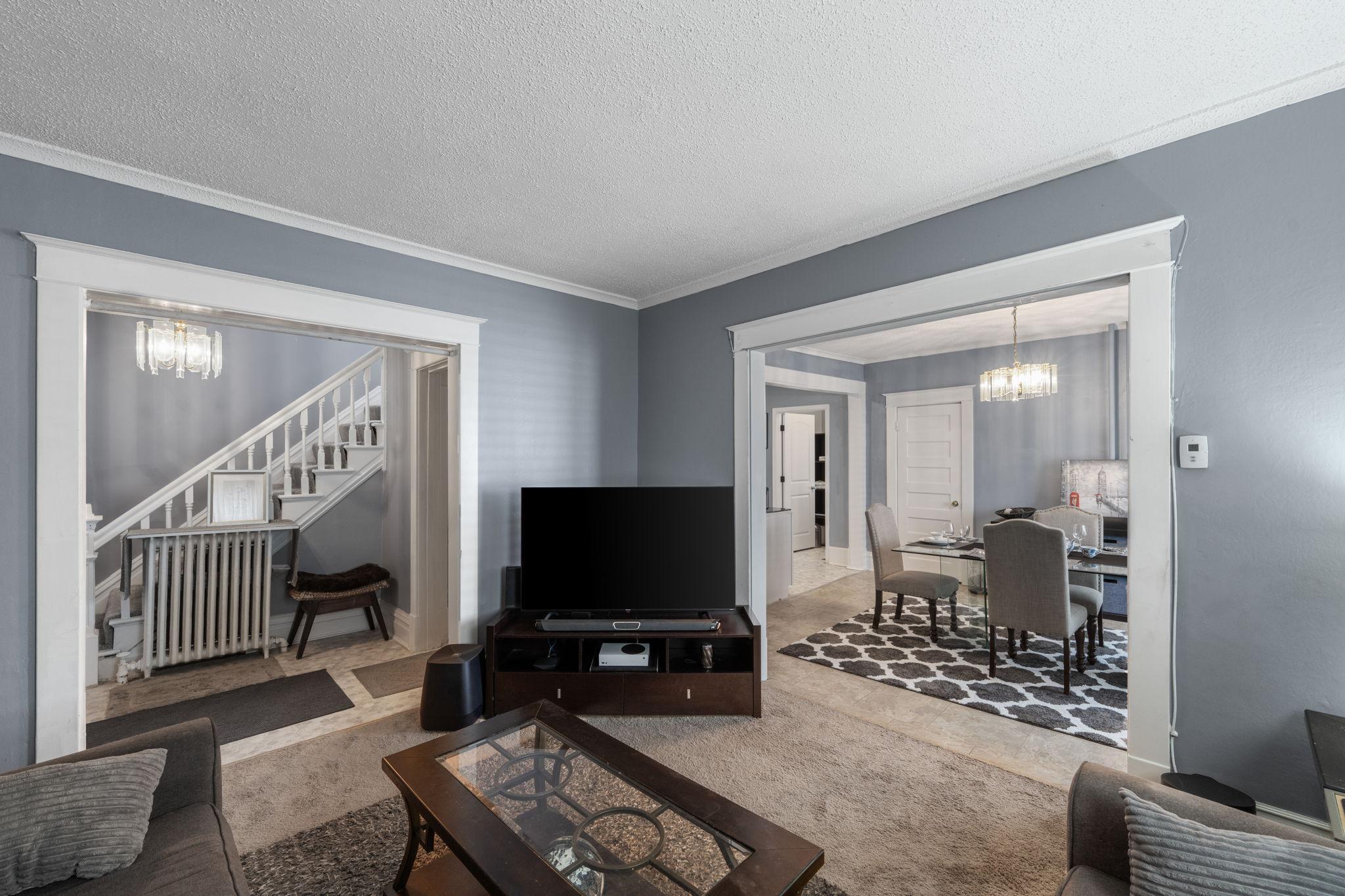 2745 Columbus Avenue