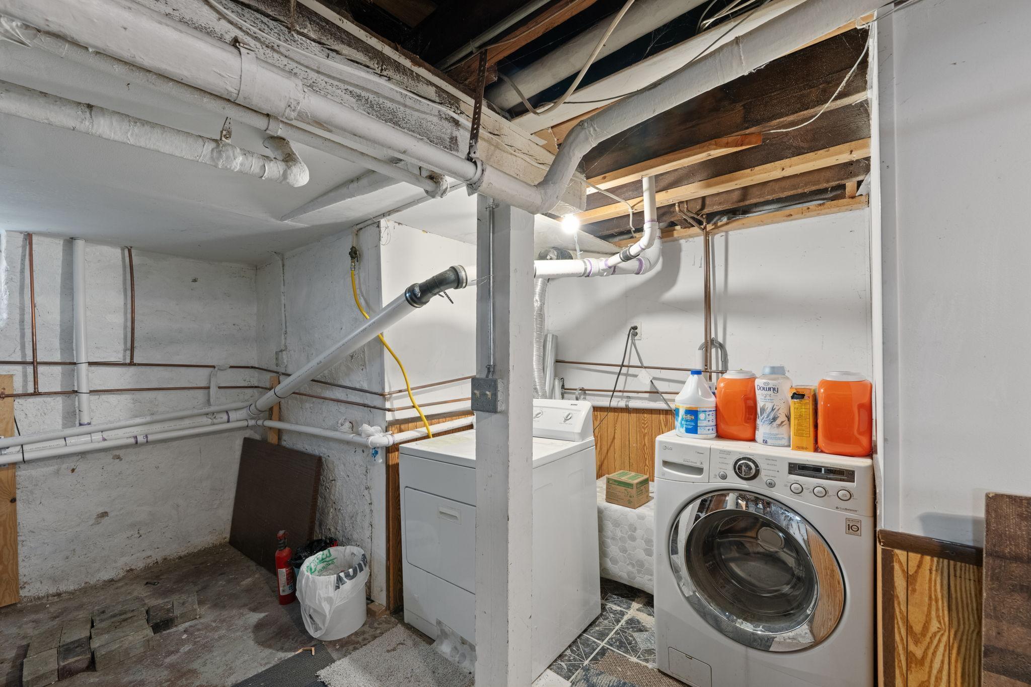 2745 Columbus Avenue