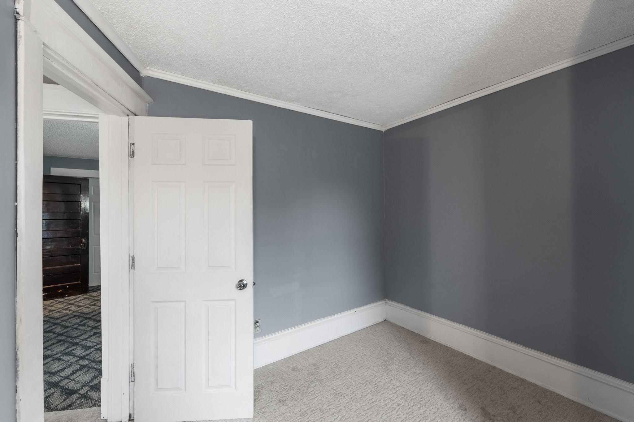 2745 Columbus Avenue