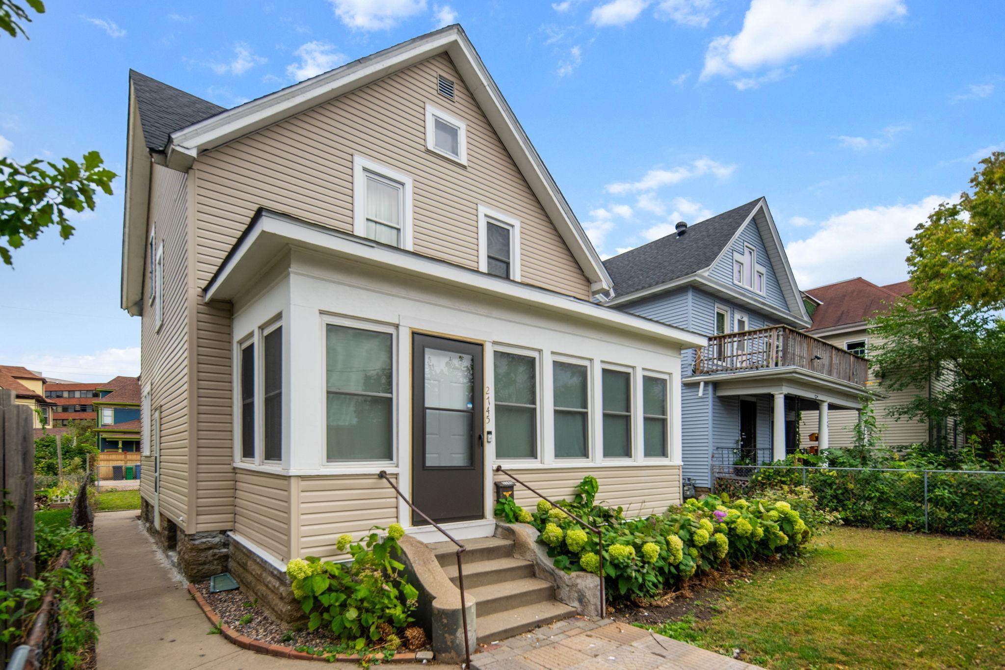 2745 Columbus Avenue