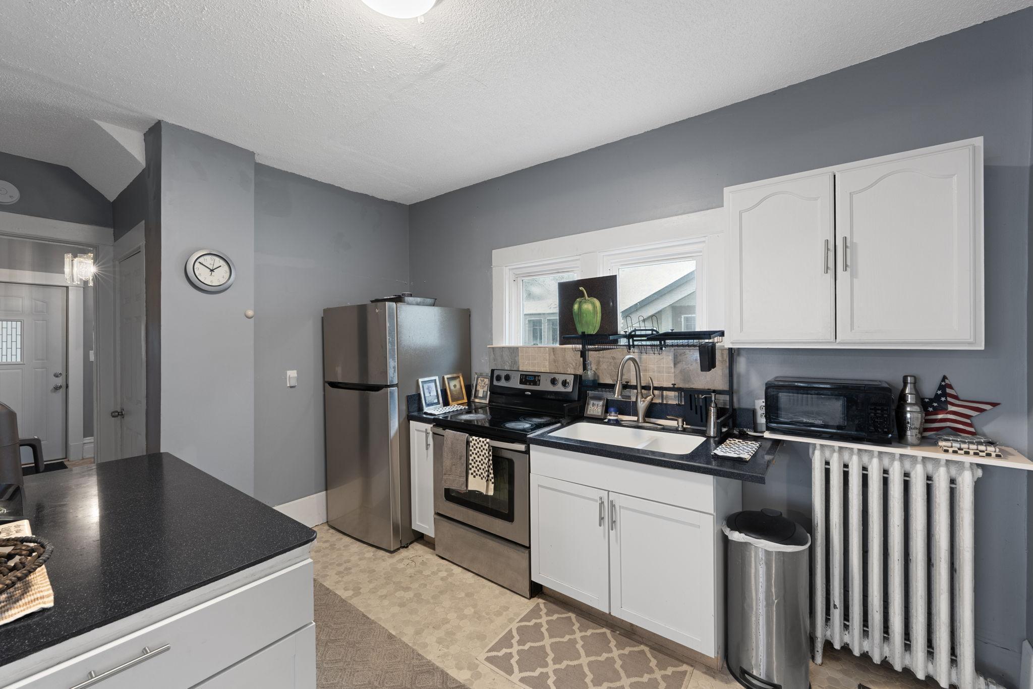 2745 Columbus Avenue