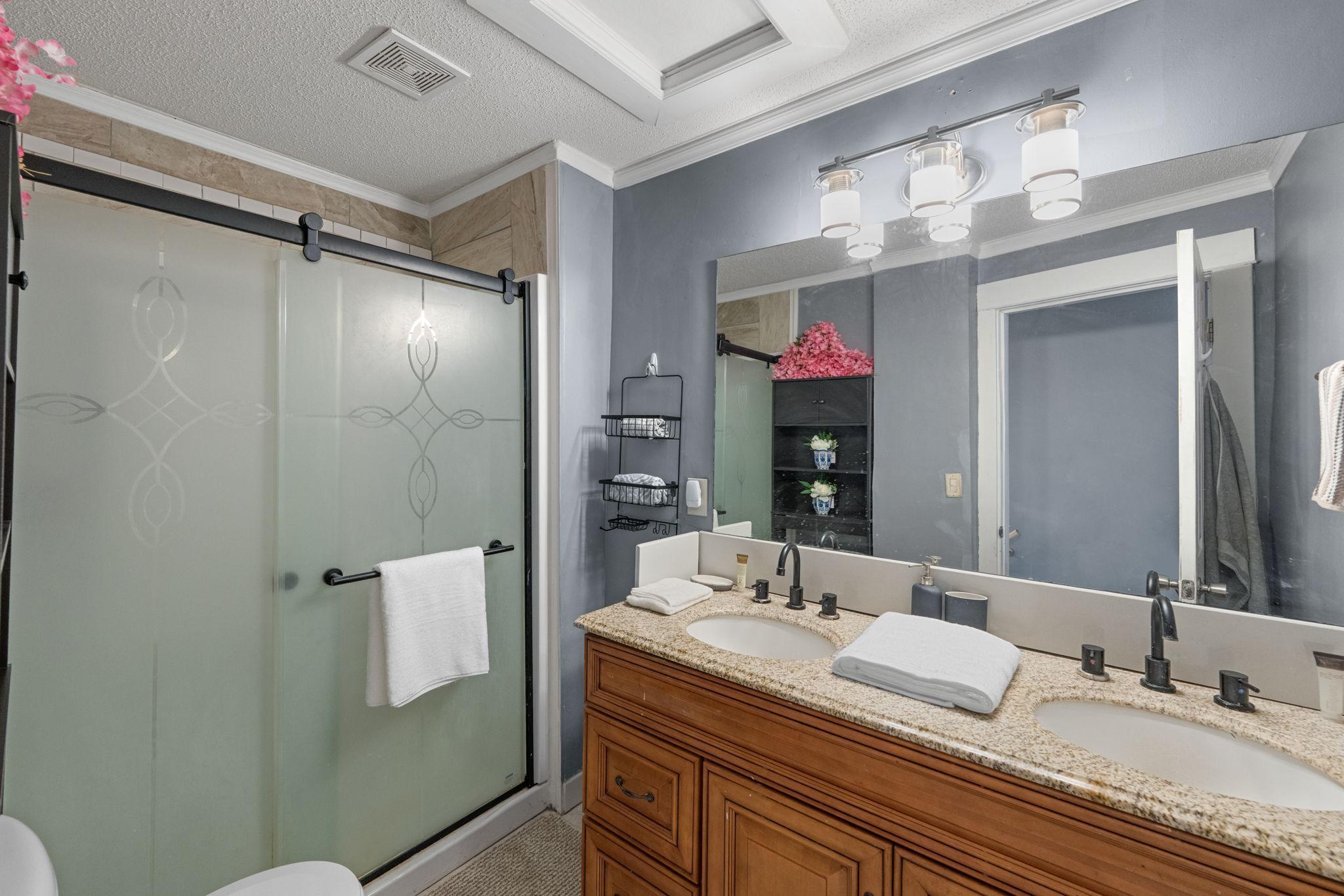 2745 Columbus Avenue