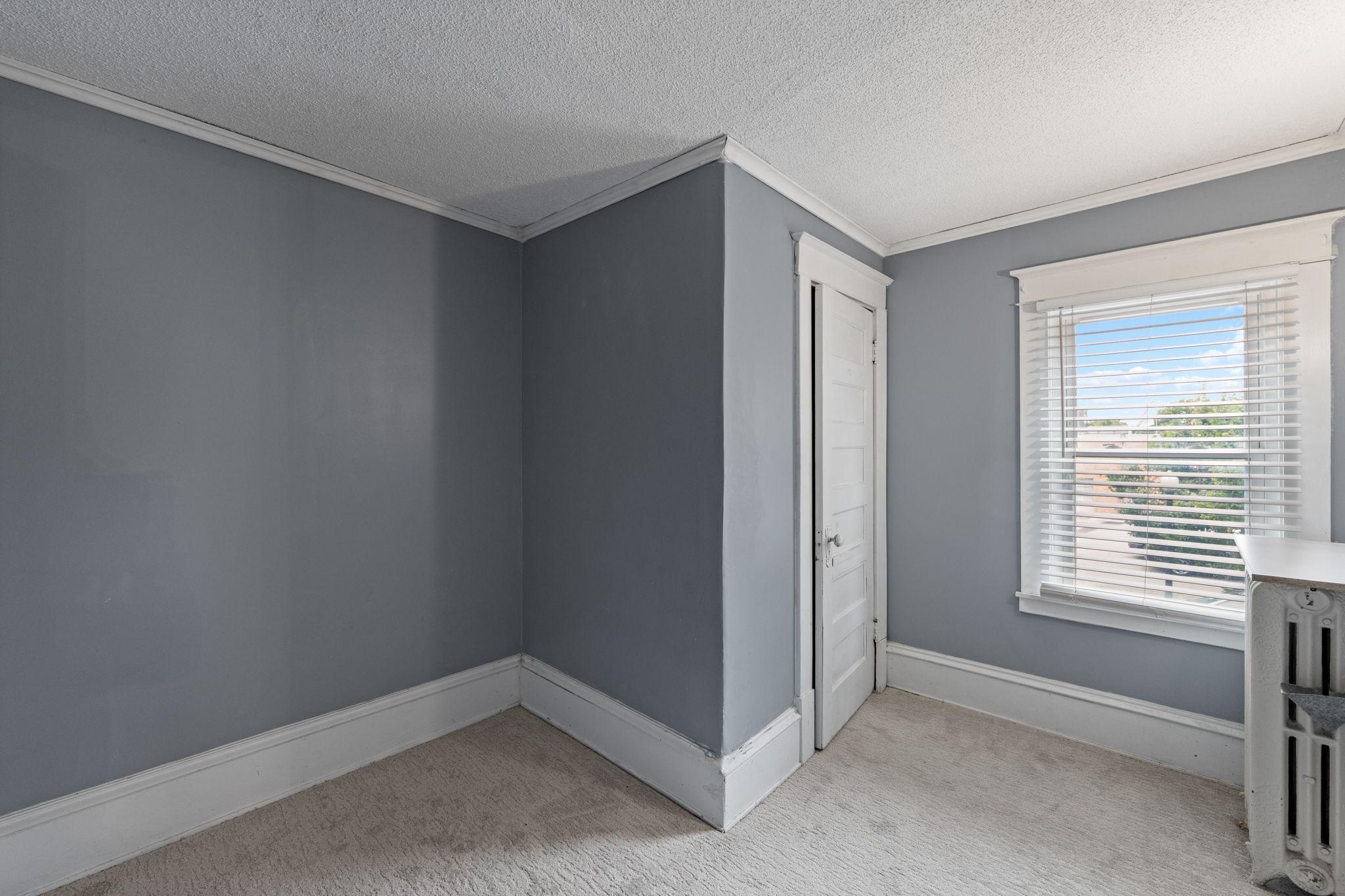 2745 Columbus Avenue